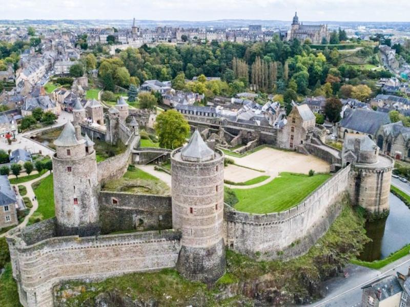 Chateau vue drone nicolas farard regards d emoi 600px